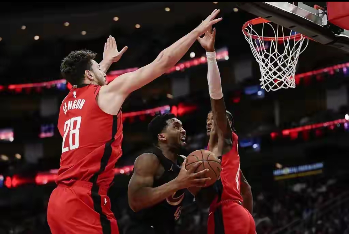 关于灰熊险胜勇士B队，艾顿绝境逆转的信息