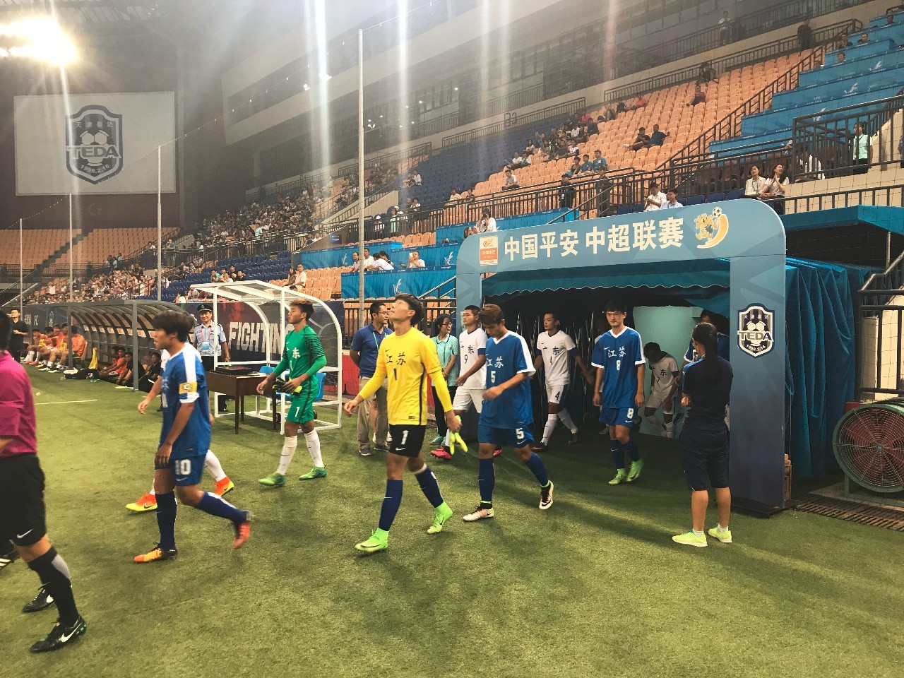 惊天逆转！英雄联盟战队挺进四强