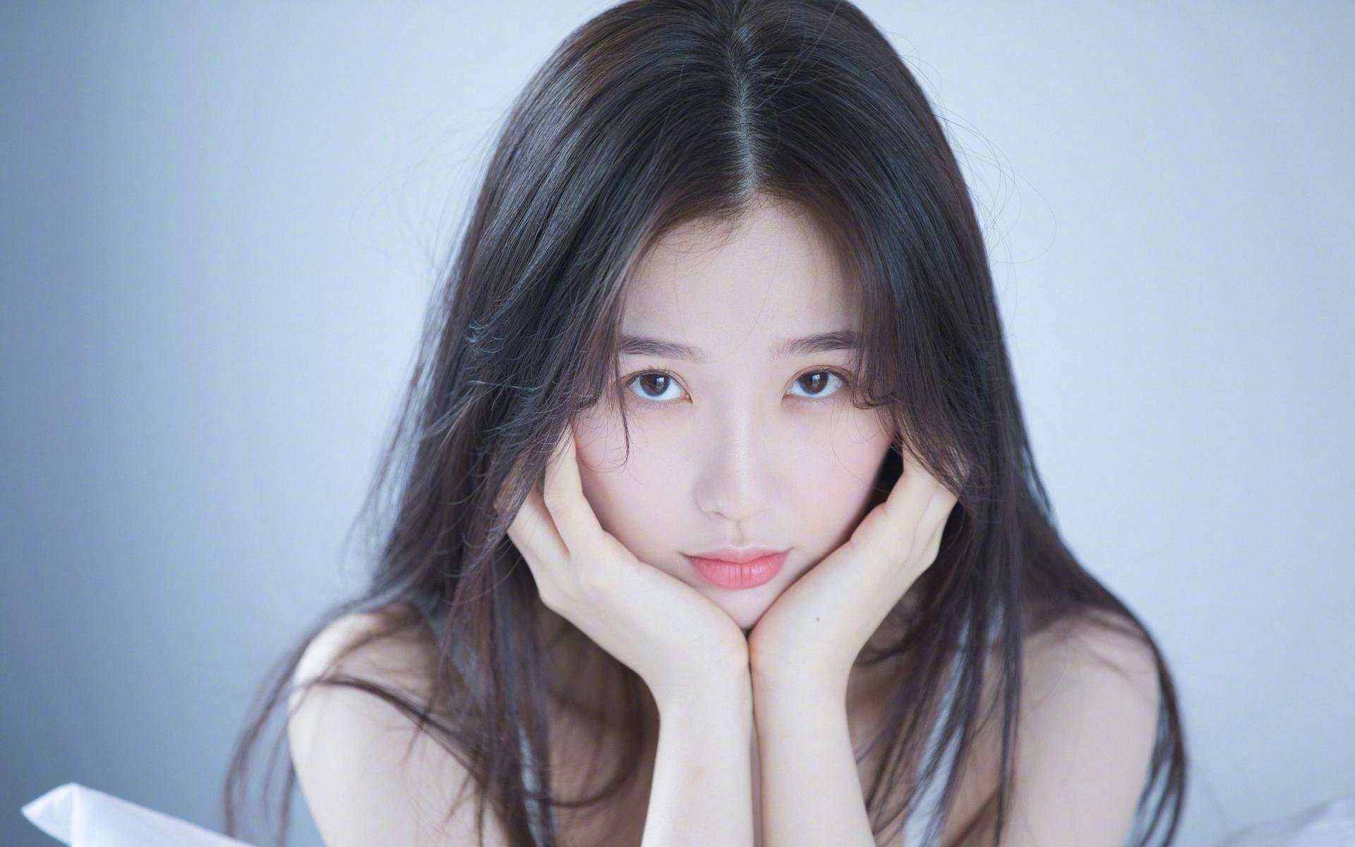 叹息之墙与黄金挽歌,当挪威的冰雪撞碎克罗地亚的斜阳