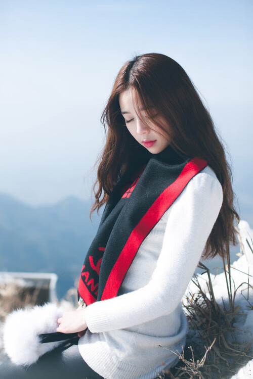 绿茵暗夜·孤星破晓,梅西在巴黎对阵马竞的封神时刻