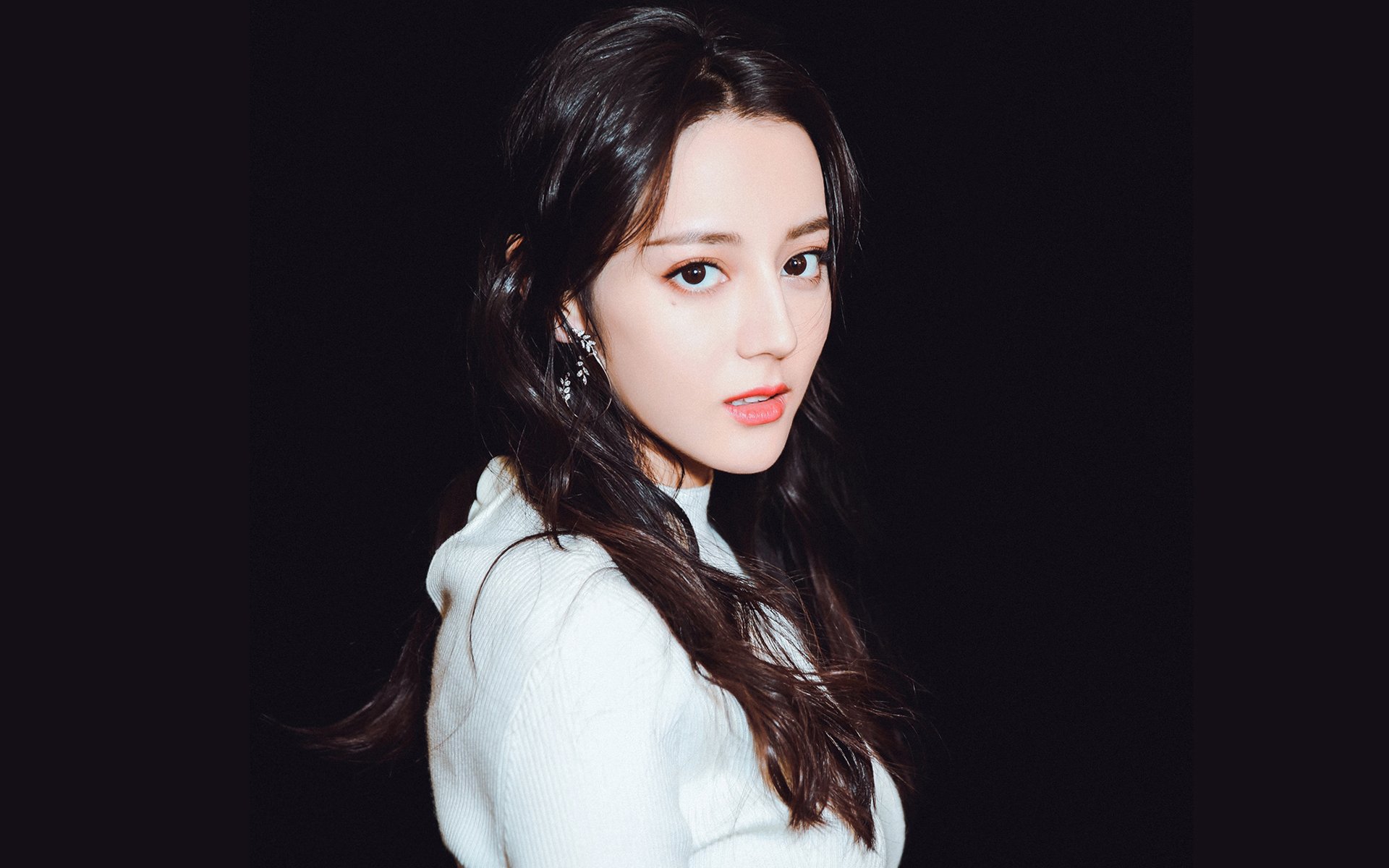 当阿根廷的浪潮退去，C罗独自站在沙滩上